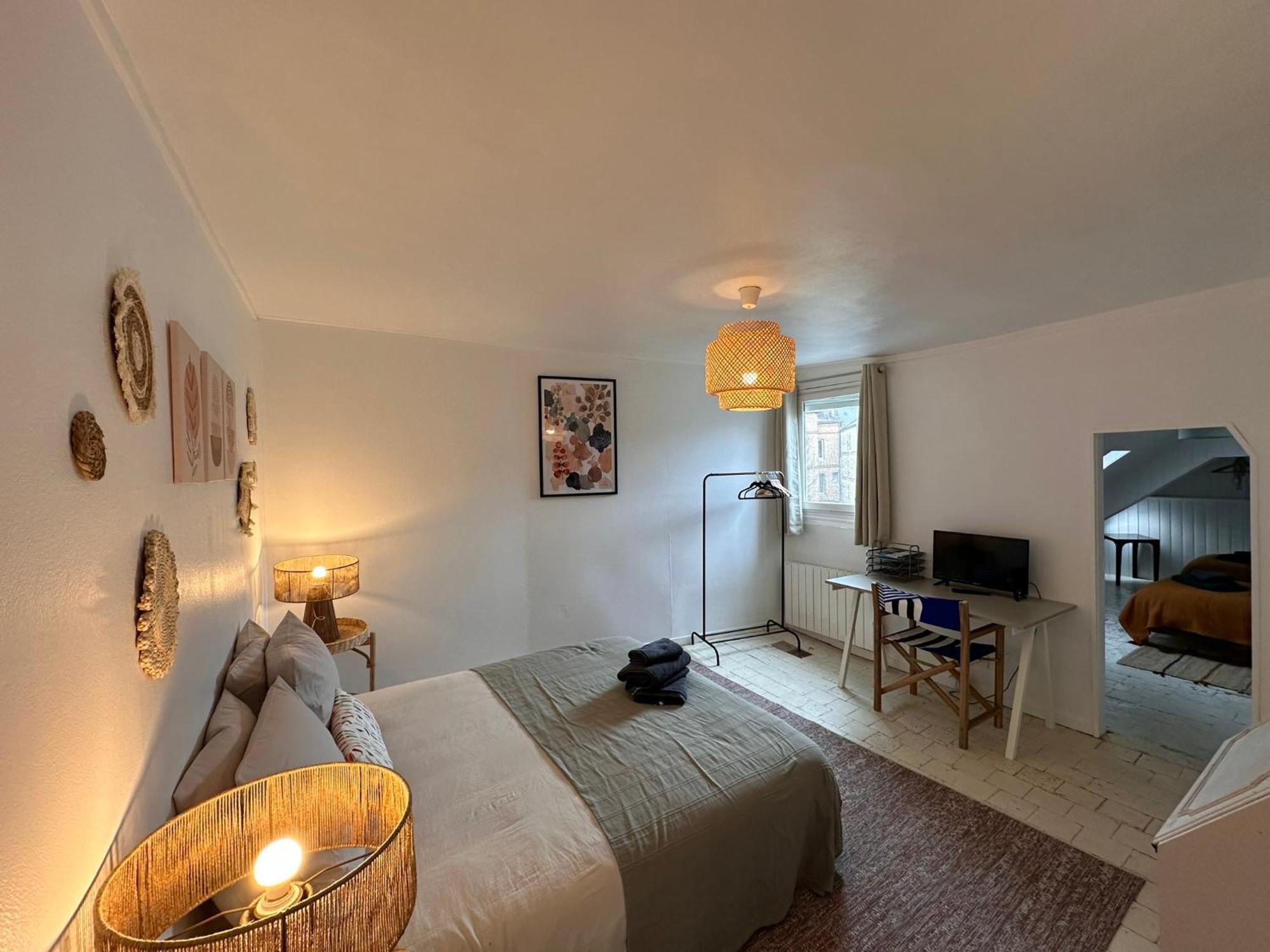Large Apartment In City Center Онфльор Екстериор снимка